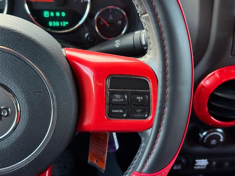 Jeep Wrangler Vehicle Image 16