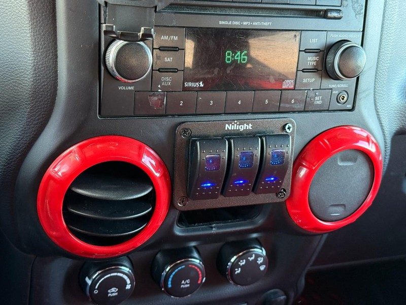 Jeep Wrangler Vehicle Image 18