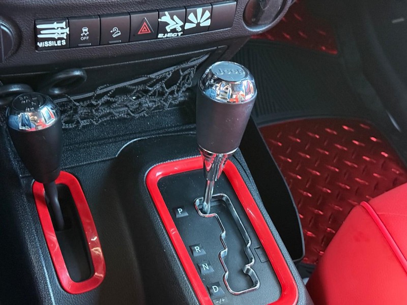 Jeep Wrangler Vehicle Image 19