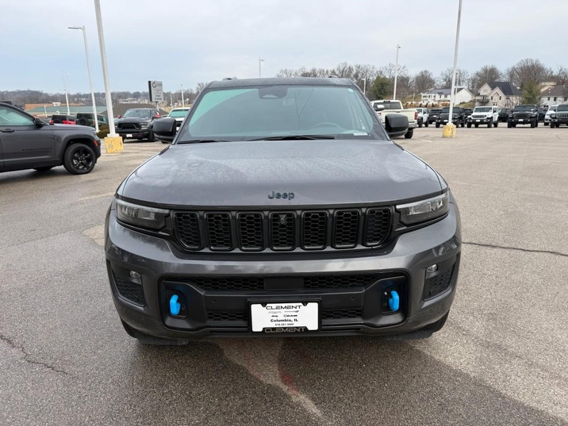 Jeep Grand Cherokee 4xe Vehicle Full-screen Gallery Image 8