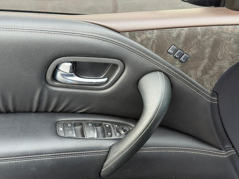 Nissan Armada Vehicle Image 21