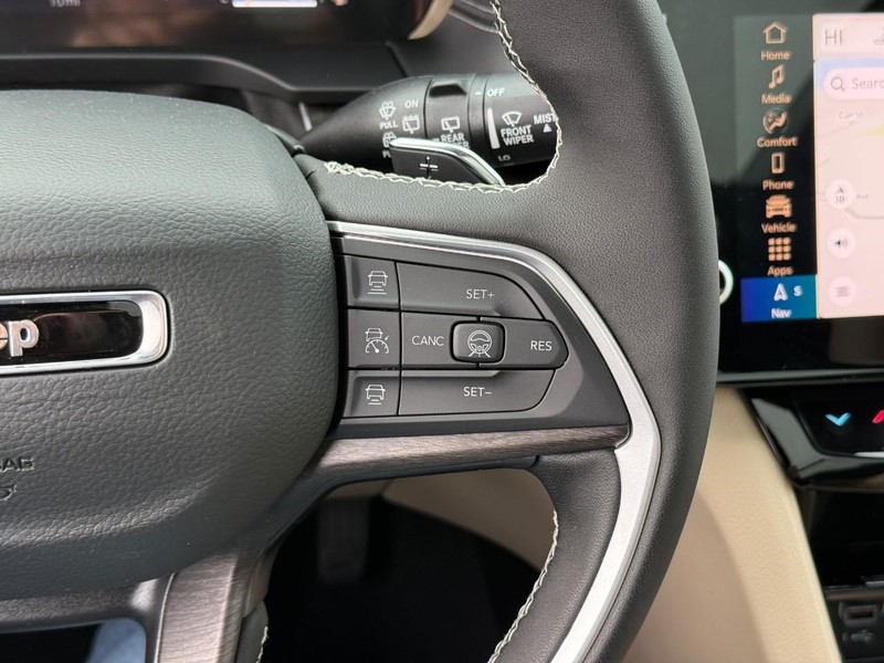 Jeep Grand Cherokee Vehicle Image 20