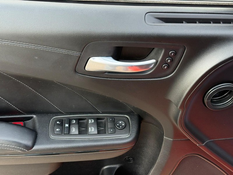 Dodge Charger Vehicle Image 18