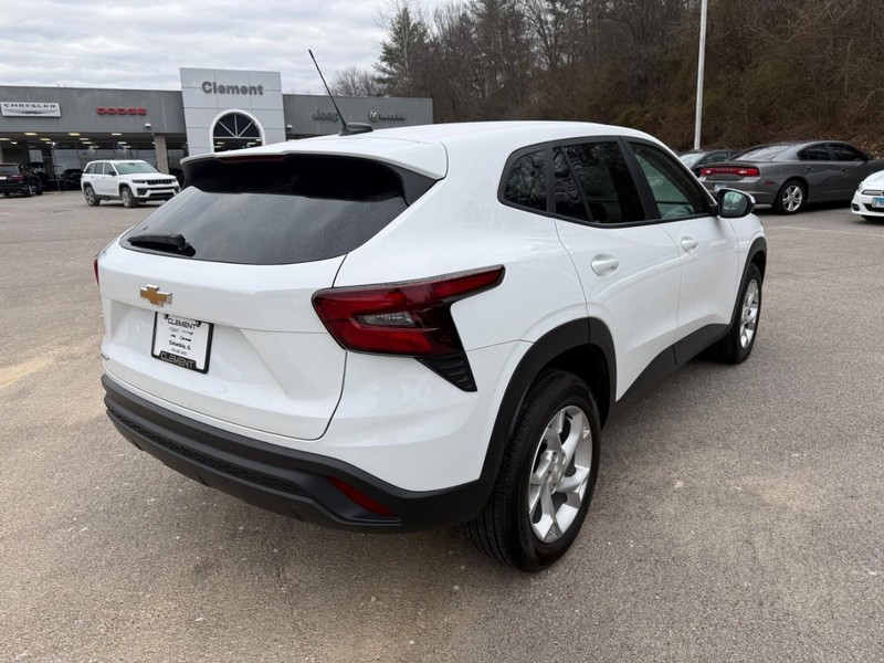 Chevrolet Trax Vehicle Image 09