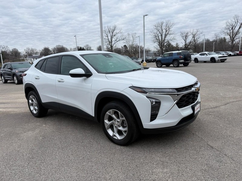 Chevrolet Trax Vehicle Image 11