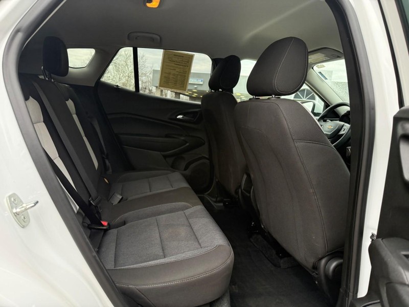 Chevrolet Trax Vehicle Image 13