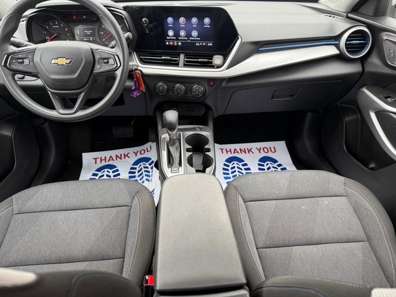 Chevrolet Trax Vehicle Image 14