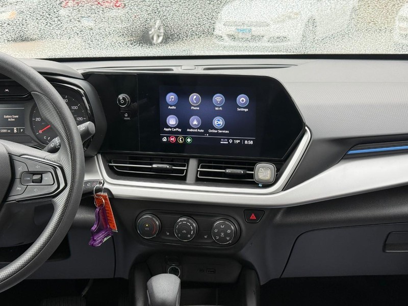 Chevrolet Trax Vehicle Image 16