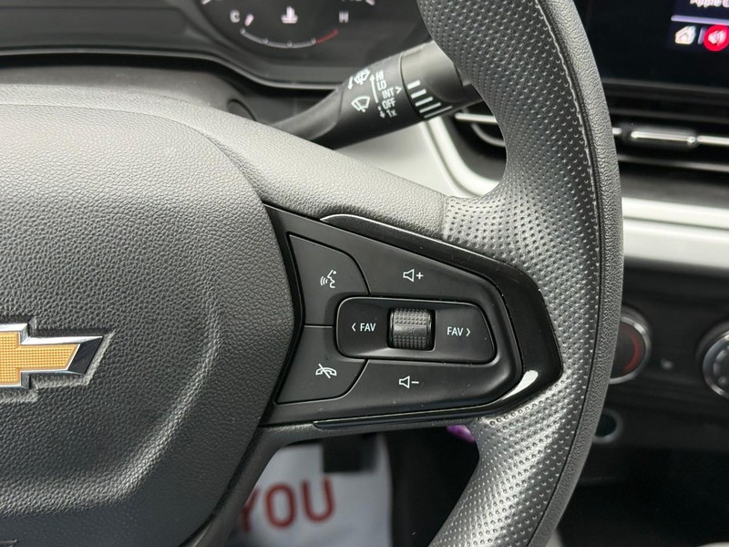 Chevrolet Trax Vehicle Image 21