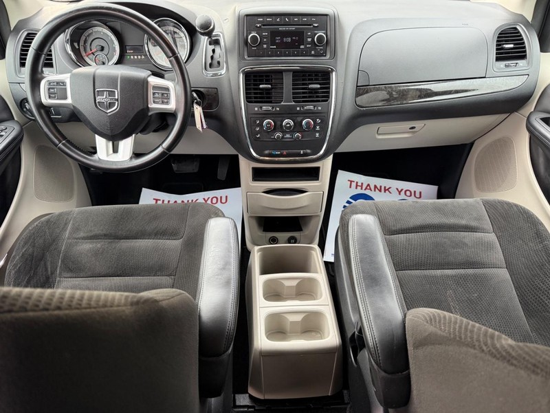 Dodge Grand Caravan Vehicle Image 15