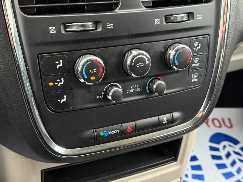 Dodge Grand Caravan Vehicle Image 21