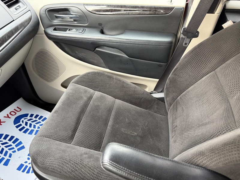 Dodge Grand Caravan Vehicle Image 22