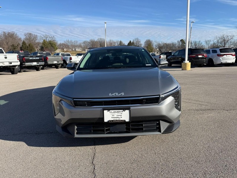 Kia K4 Vehicle Image 11