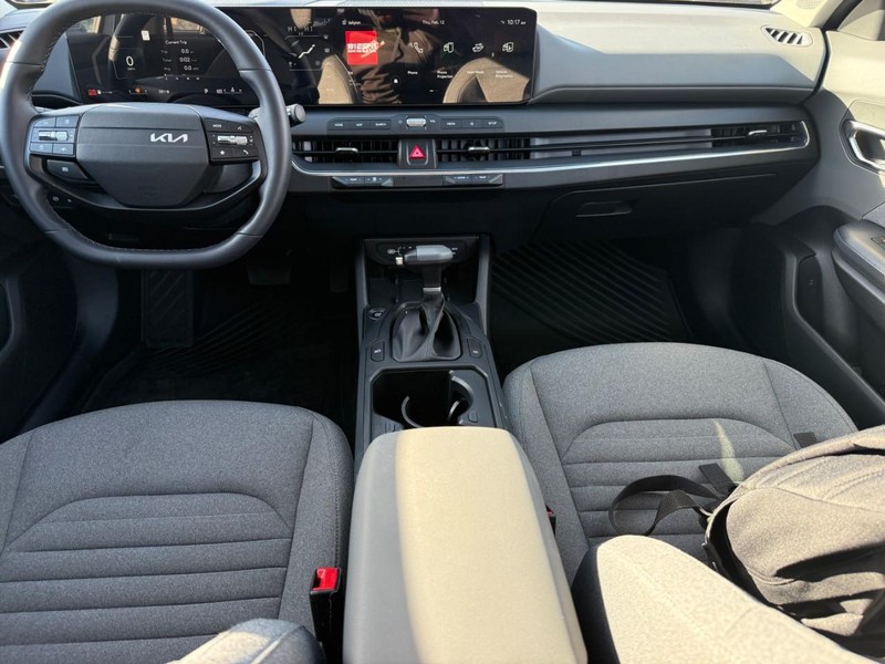 Kia K4 Vehicle Image 13