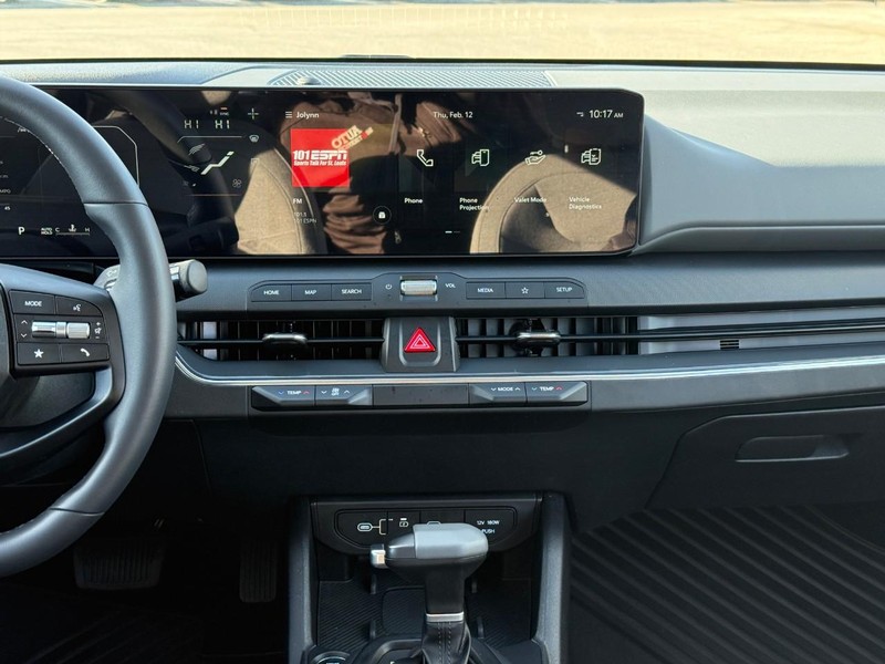 Kia K4 Vehicle Image 15