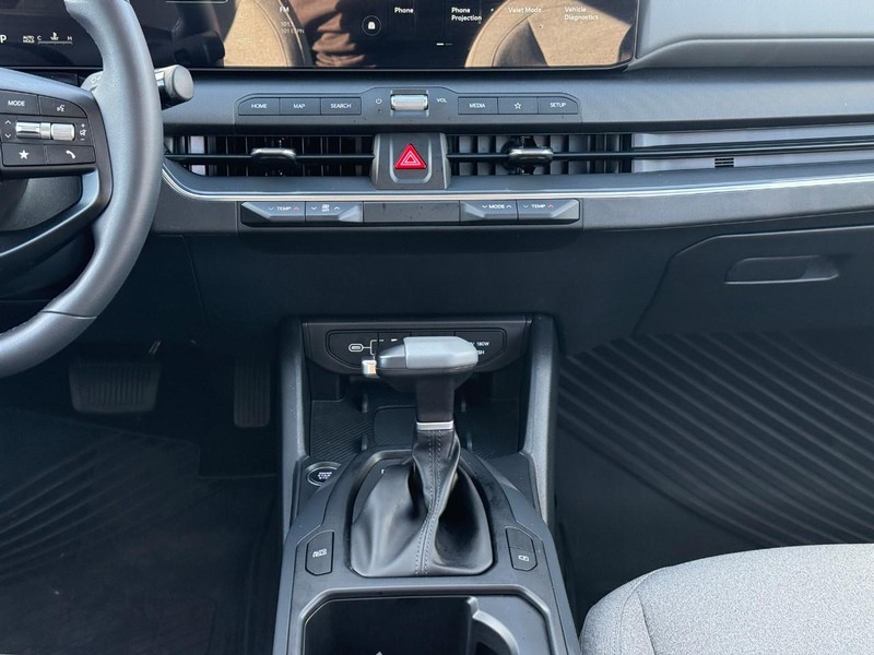 Kia K4 Vehicle Image 16