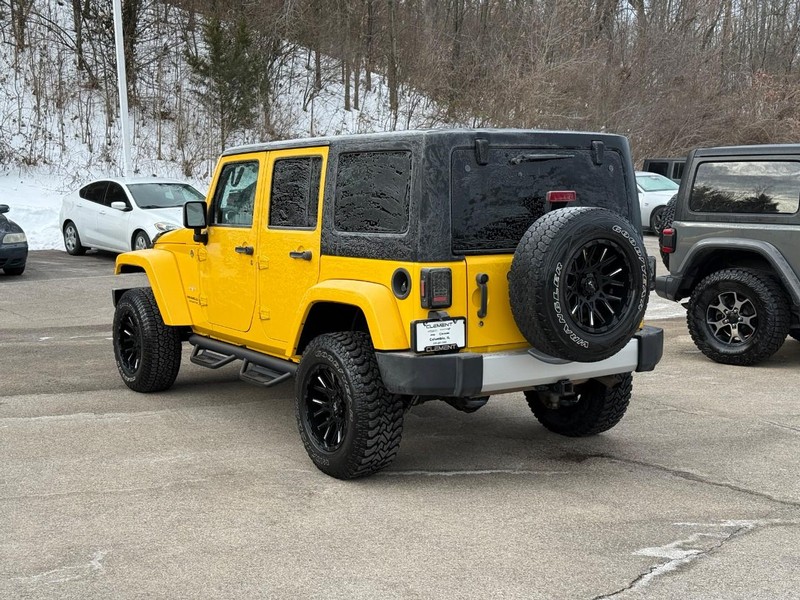 Jeep Wrangler Unlimited Vehicle Full-screen Gallery Image 3