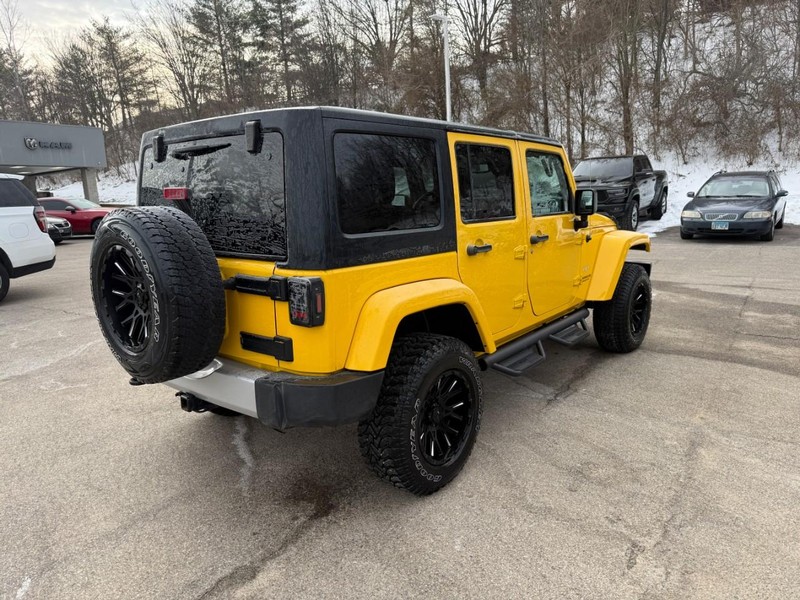 Jeep Wrangler Unlimited Vehicle Full-screen Gallery Image 7
