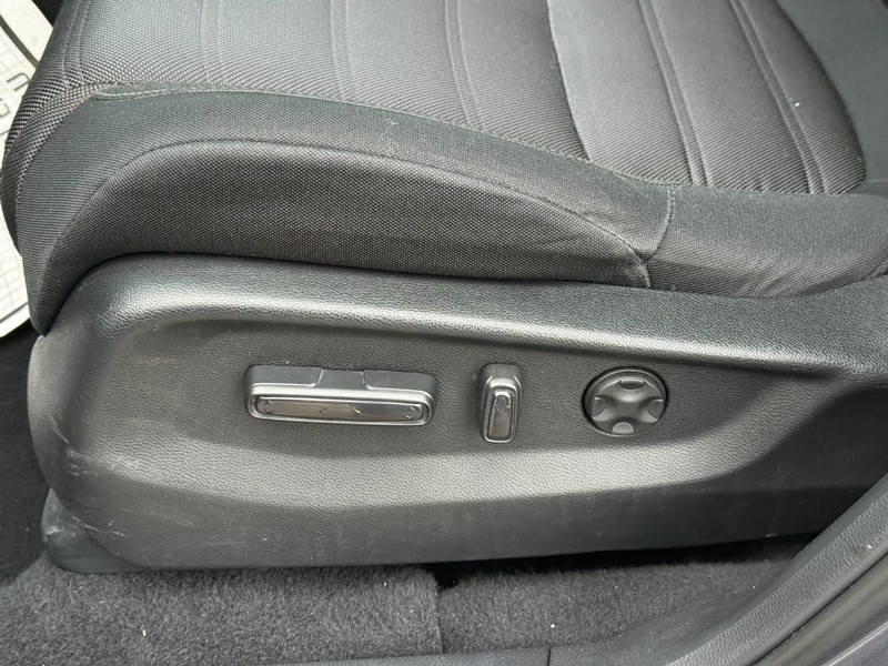 Honda CR-V Vehicle Image 21