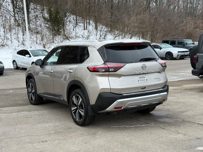 Nissan Rogue Vehicle Image 04