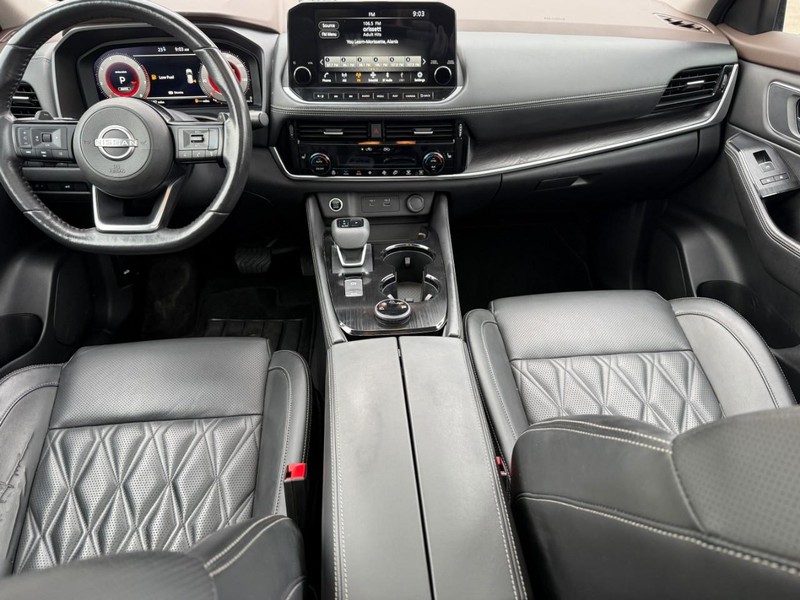 Nissan Rogue Vehicle Image 15