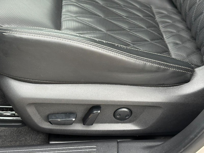 Nissan Rogue Vehicle Image 23