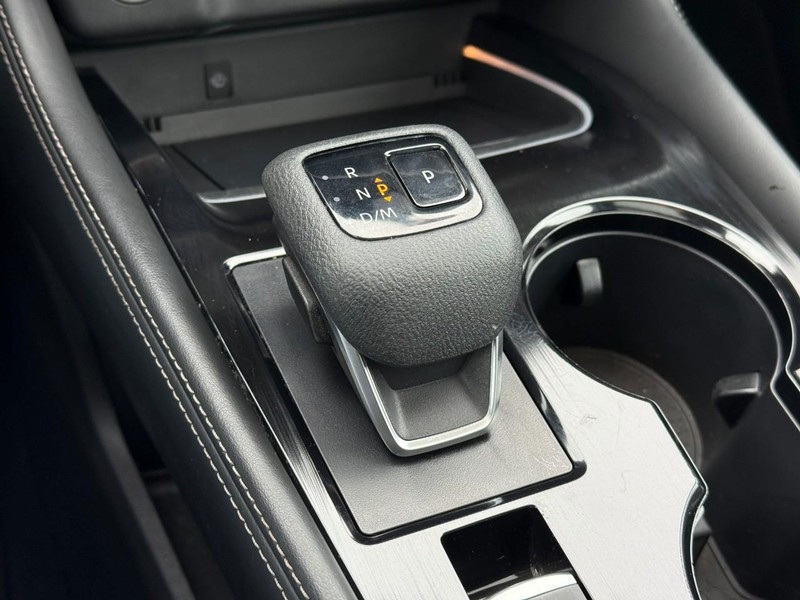 Nissan Rogue Vehicle Image 26