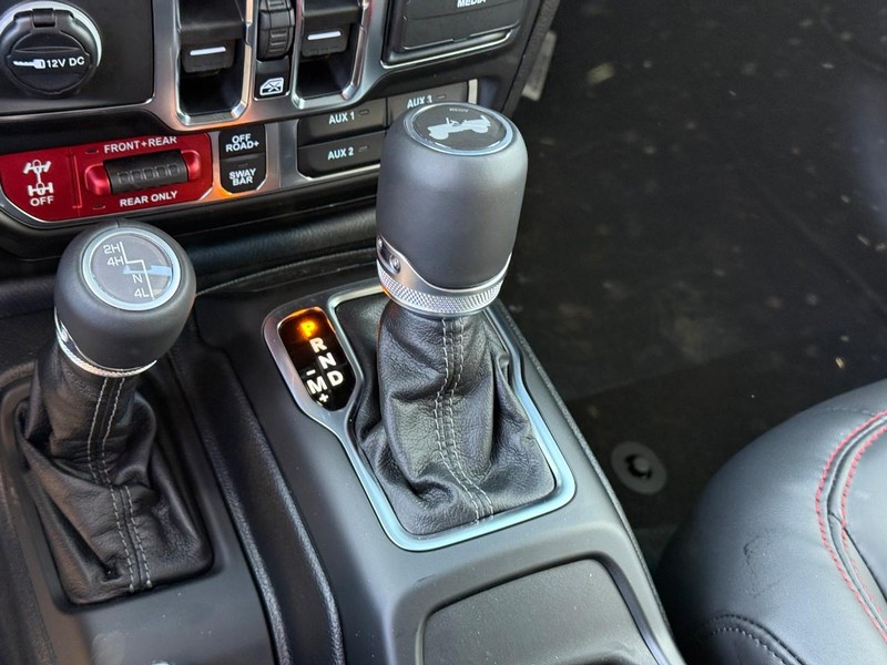 Jeep Wrangler Vehicle Image 18