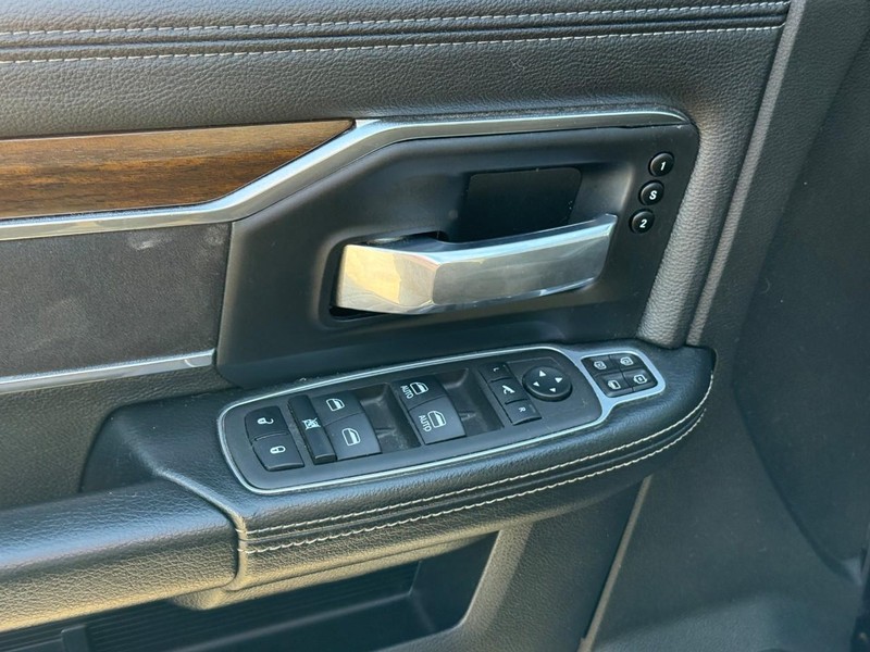 Ram 3500 Vehicle Image 18