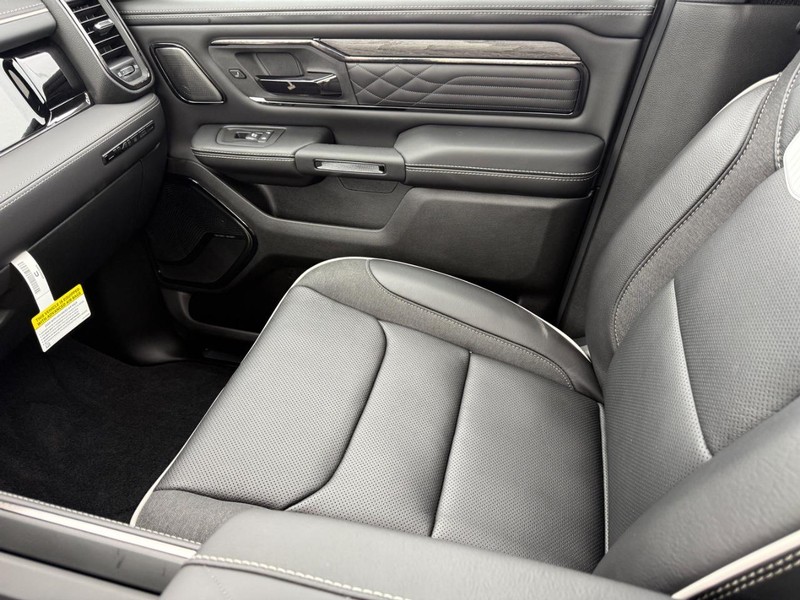 Ram 1500 Vehicle Image 21