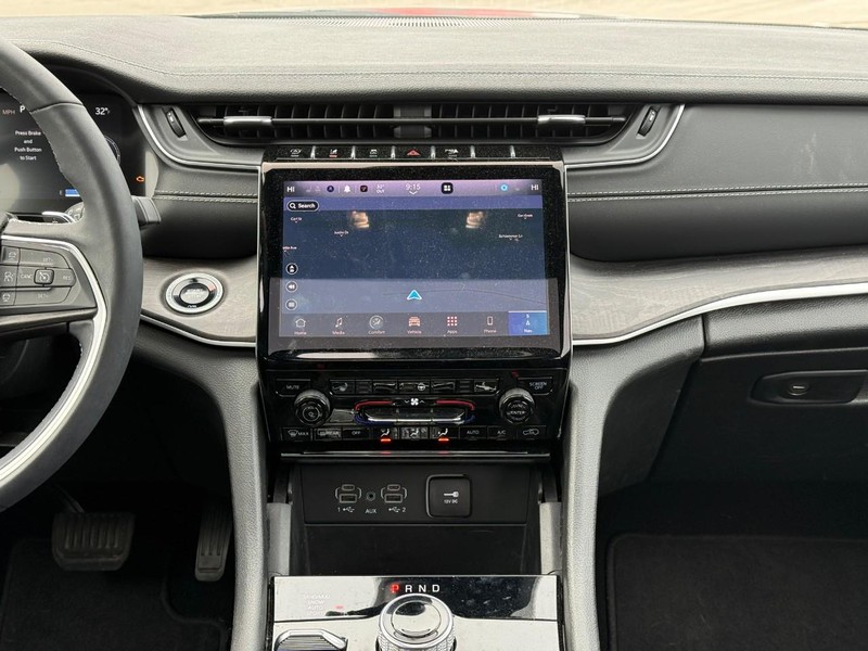 Jeep Grand Cherokee L Vehicle Image 20