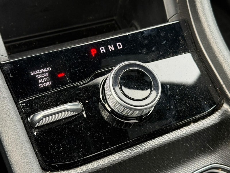 Jeep Grand Cherokee L Vehicle Image 29