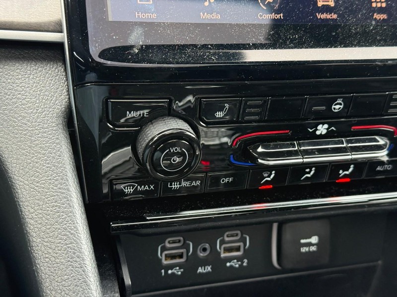 Jeep Grand Cherokee L Vehicle Image 30