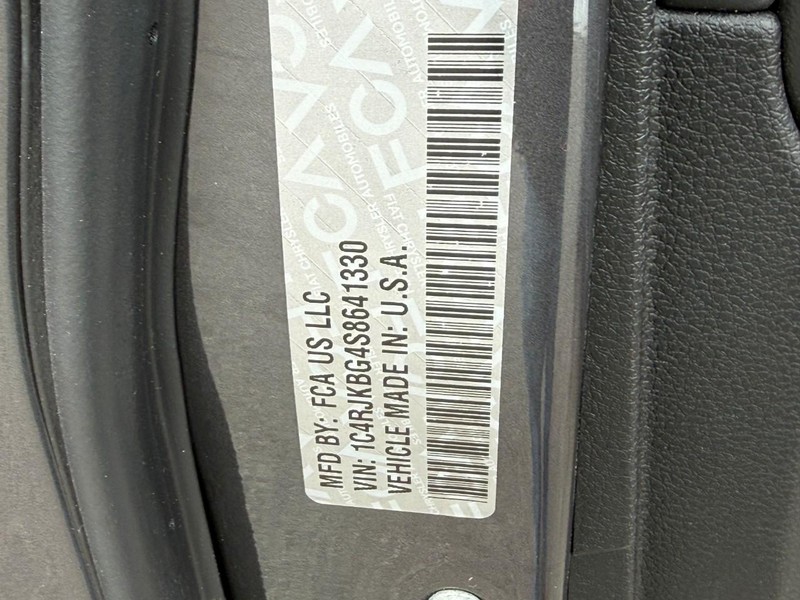 Jeep Grand Cherokee L Vehicle Image 33