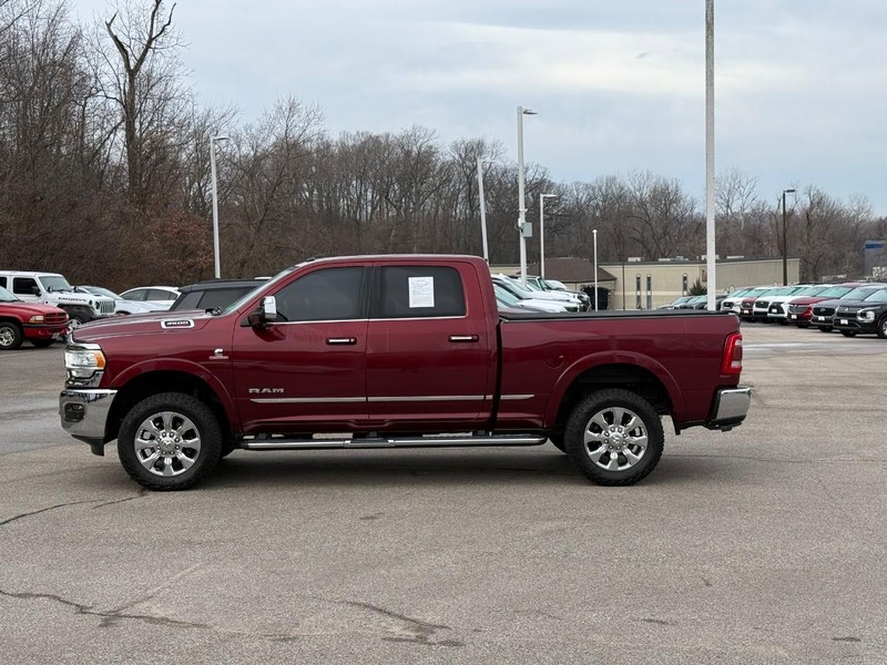 Ram 3500 Vehicle Full-screen Gallery Image 2
