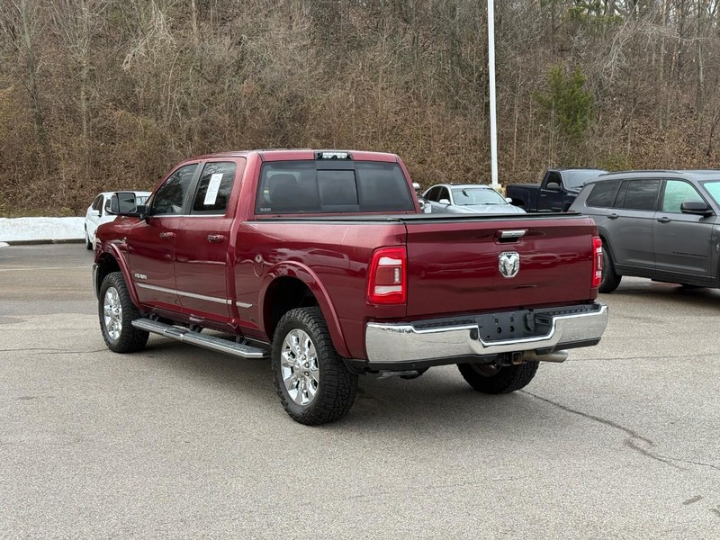 Ram 3500 Vehicle Full-screen Gallery Image 3