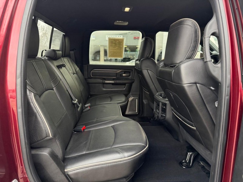 Ram 3500 Vehicle Full-screen Gallery Image 10