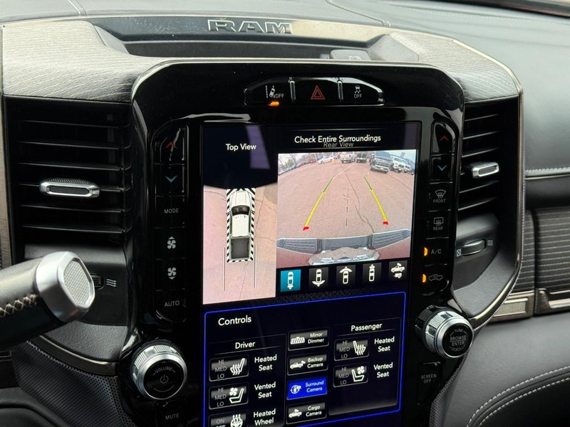 Ram 3500 Vehicle Full-screen Gallery Image 20