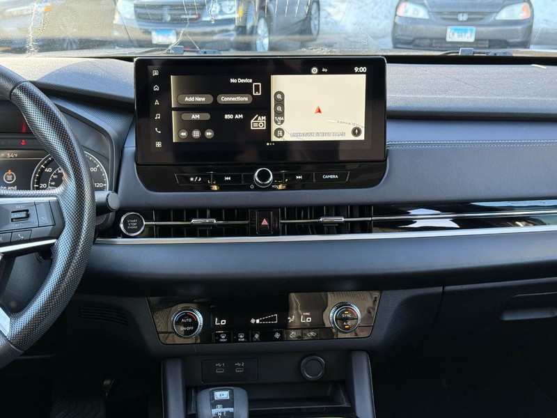 Mitsubishi Outlander Vehicle Full-screen Gallery Image 13