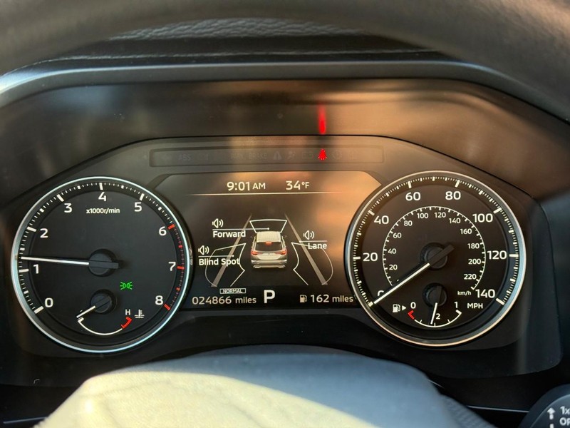 Mitsubishi Outlander Vehicle Full-screen Gallery Image 21