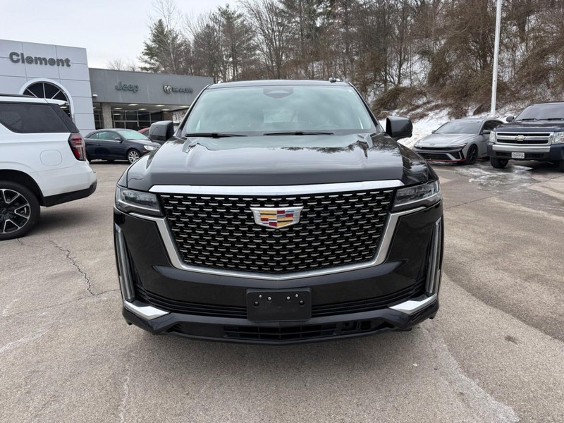 Cadillac Escalade Vehicle Full-screen Gallery Image 07