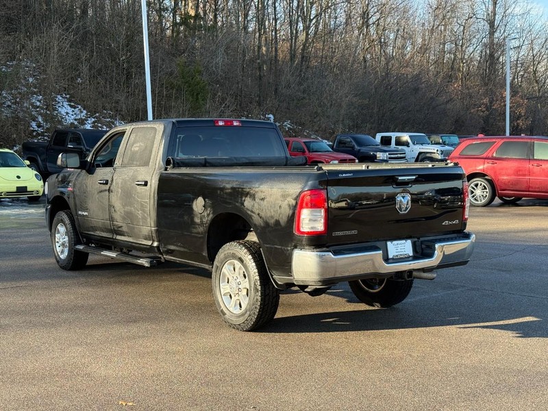 Ram 2500 Vehicle Full-screen Gallery Image 3