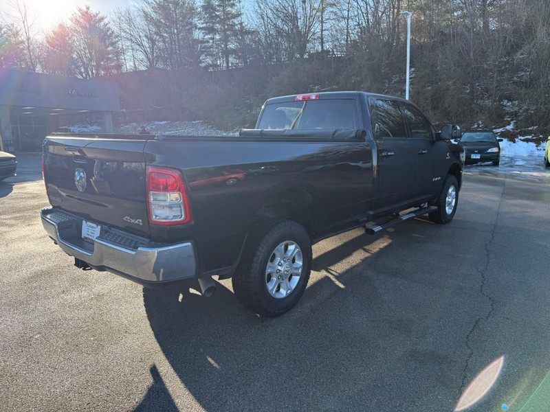 Ram 2500 Vehicle Full-screen Gallery Image 6