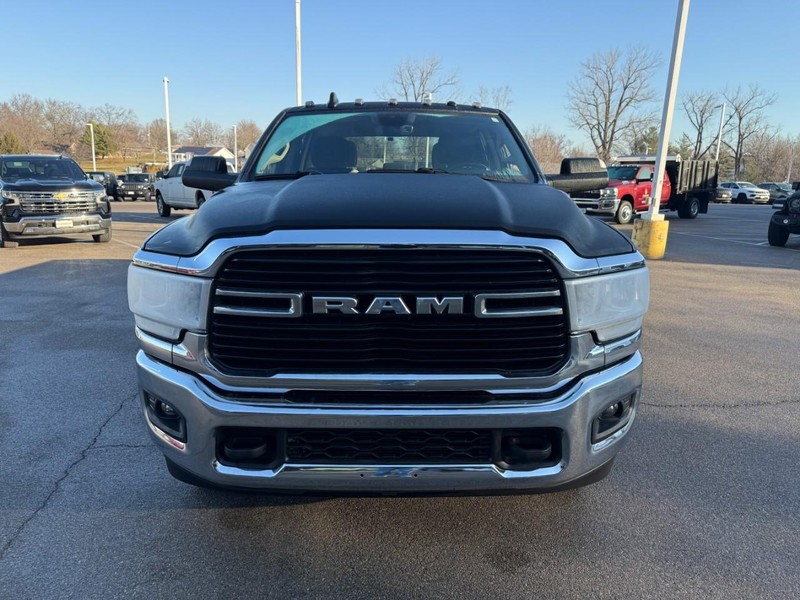 Ram 2500 Vehicle Full-screen Gallery Image 8