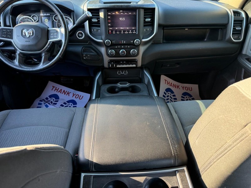 Ram 2500 Vehicle Full-screen Gallery Image 10