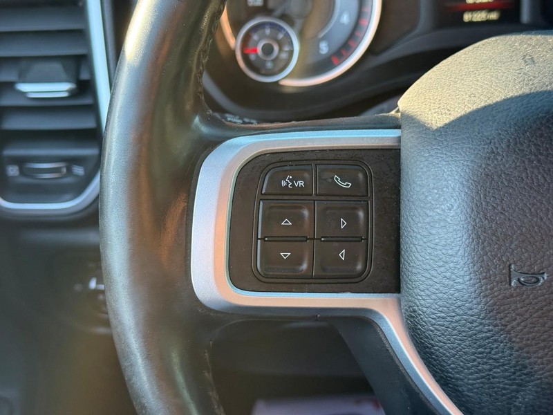 Ram 2500 Vehicle Full-screen Gallery Image 17