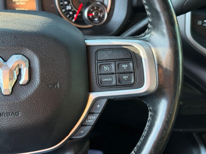 Ram 2500 Vehicle Full-screen Gallery Image 18