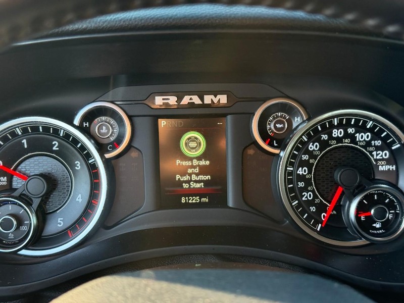 Ram 2500 Vehicle Full-screen Gallery Image 19