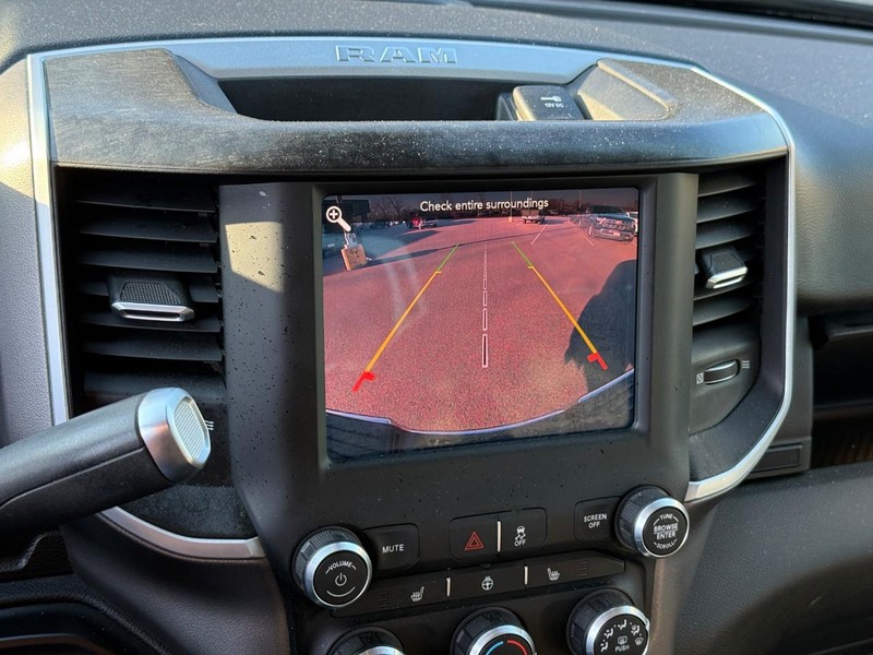 Ram 2500 Vehicle Full-screen Gallery Image 21