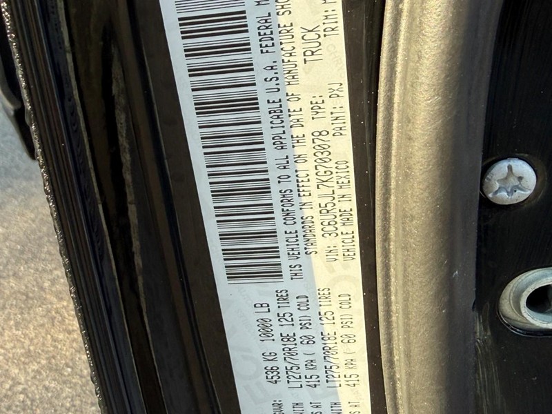 Ram 2500 Vehicle Full-screen Gallery Image 22